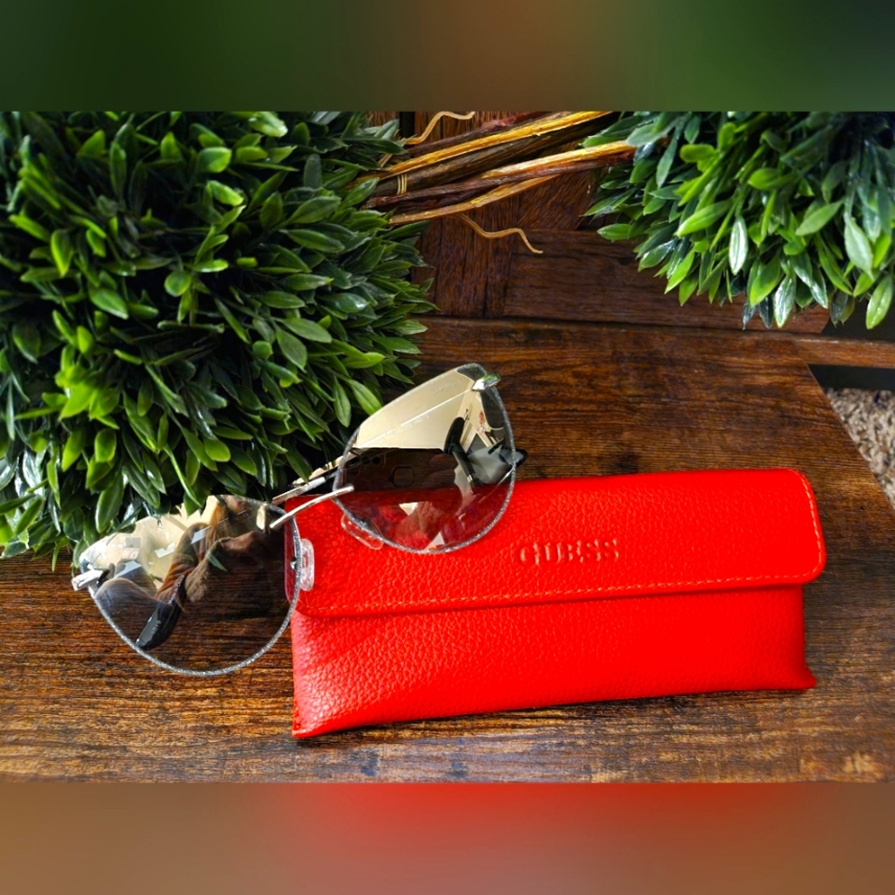 GUESS AVIATOR SUNGLASSES